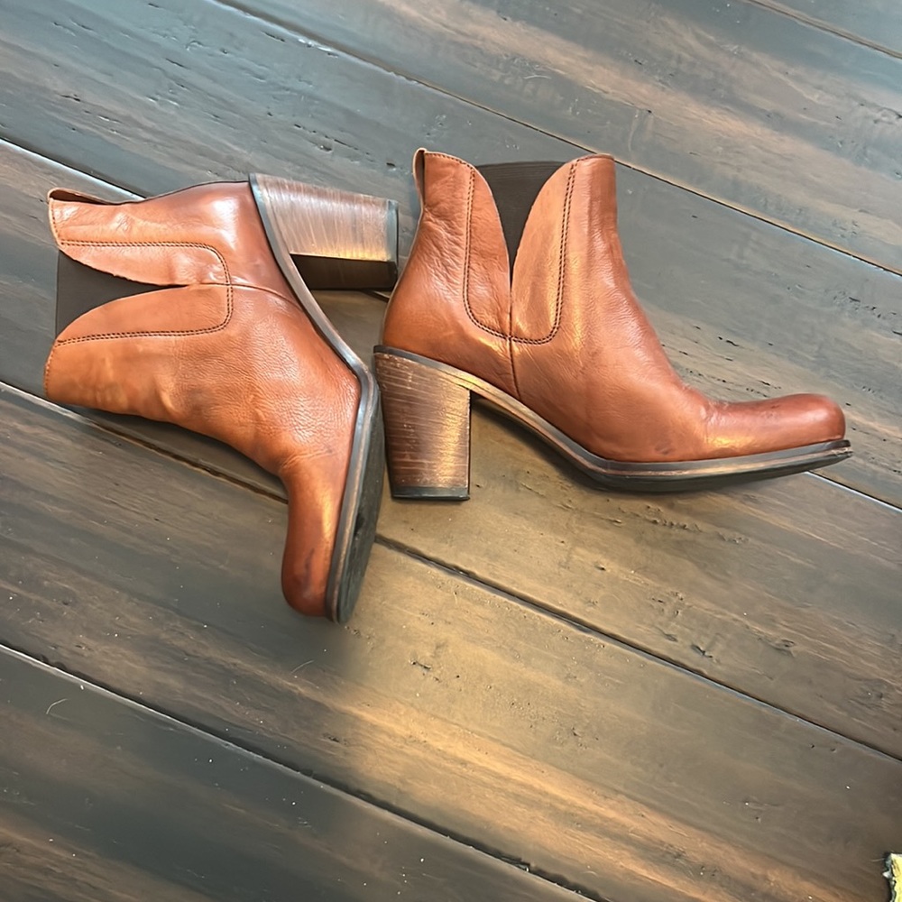 Boemos leather booties.